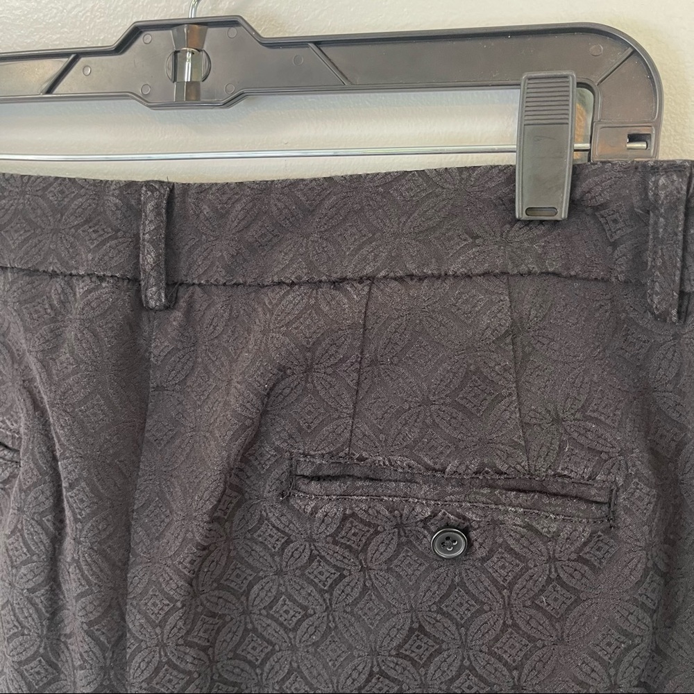 Diamond Pattern Capri Pants - Picture 8 of 13